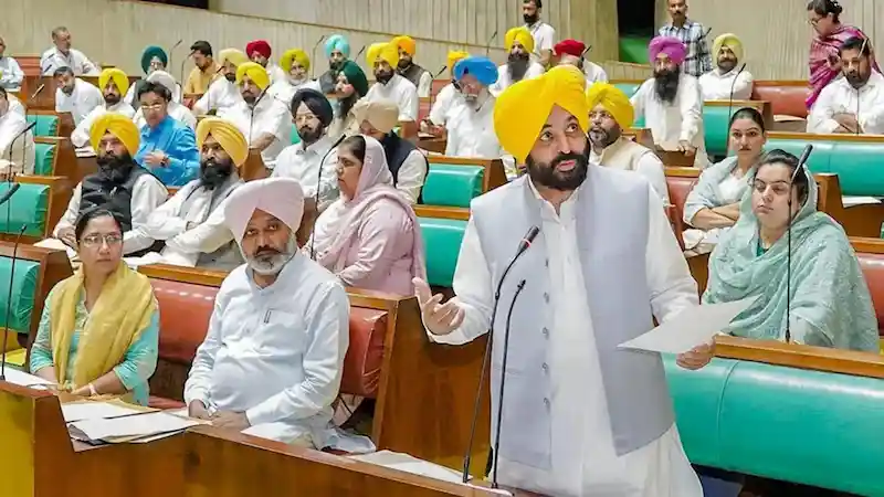 ਪੰਜਾਬ ਵਿਧਾਨ ਸਭਾ 'ਚ ਲਗਾਤਾਰ ਤੀਜੇ ਦਿਨ ਪਾਸ ਹੋਇਆ ਮਤਾ, ਭਗਵੰਤ ਮਾਨ ਸਰਕਾਰ ਦੇ ਰੁਜ਼ਗਾਰ ਤੇ ਉਦਯੋਗਿਕ ਵਿਕਾਸ ਦੀ ਕੀਤੀ ਸ਼ਲਾਘਾ, ਵਿਰੋਧੀ ਧਿਰ ਦਾ ਹੰਗਾਮਾ ਅਤੇ ਵਾਈਟ ਪੇਪਰ ਦੀ ਮੰਗ!