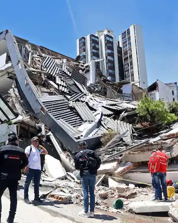 Colombia Earthquake : ਕੋਲੰਬੀਆ 'ਚ 7.4 ਤੀਬਰਤਾ ਦਾ ਭਿਆਨਕ ਭੂਚਾਲ, 130 ਤੋਂ ਵੱਧ ਲੋਕਾਂ ਦੀ ਮੌਤ, ਤਾਸ ਦੇ ਪੱਤਿਆਂ ਵਾਂਗ ਡਿੱਗੀਆਂ ਇਮਾਰਤਾਂ, ਦੇਸ਼ 'ਚ ਐਮਰਜੈਂਸੀ ਲਾਗੂ!